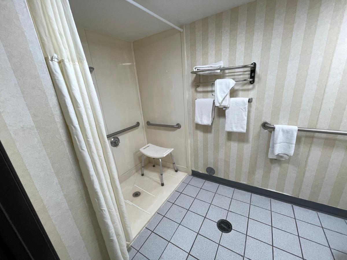 Quality Inn & Suites North Gibsonia Ngoại thất bức ảnh